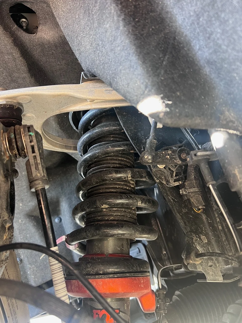 Ford Ranger Front Fox Shocks' springs are off-centered IMG_6331