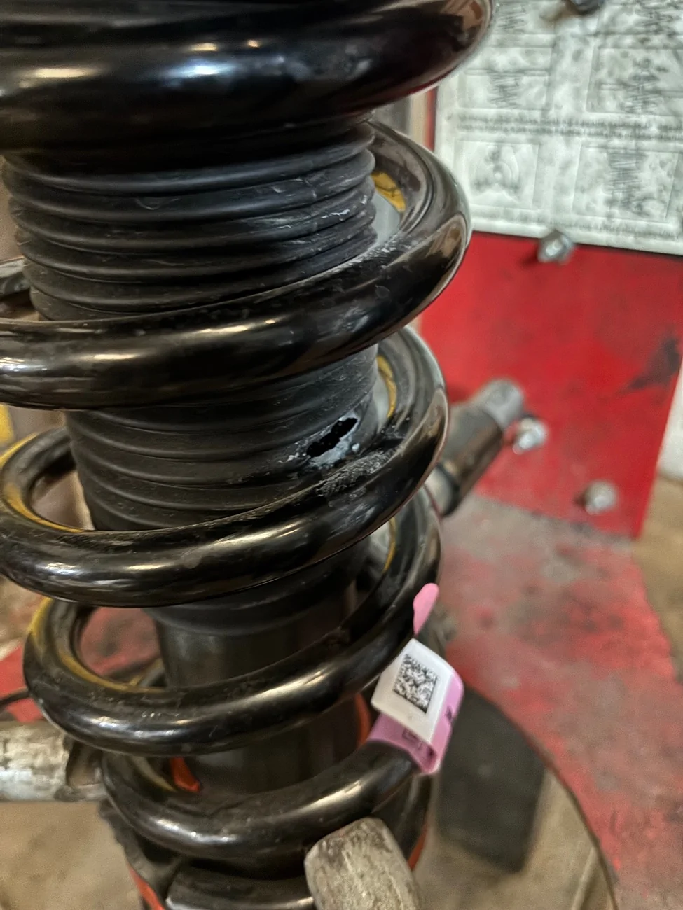 Ford Ranger Front Fox Shocks' springs are off-centered IMG_8936