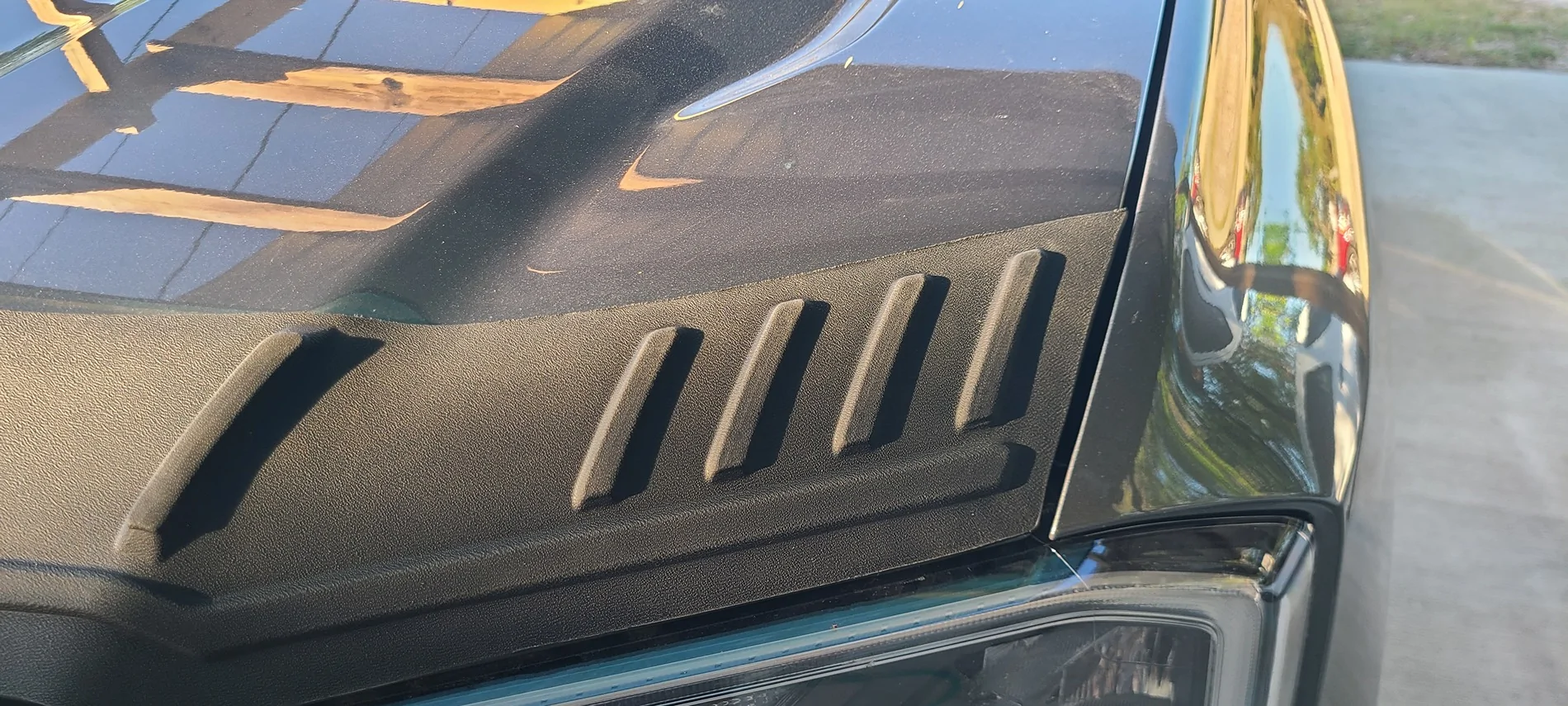 Ford Ranger TripleAliners new hood rock/bug deflector 20260320_182305