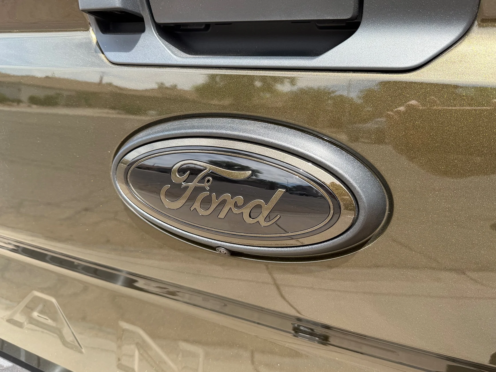 Ford Ranger Painted rear Ford oval emblem badge in Shelter Green (DIY) IMG_2801