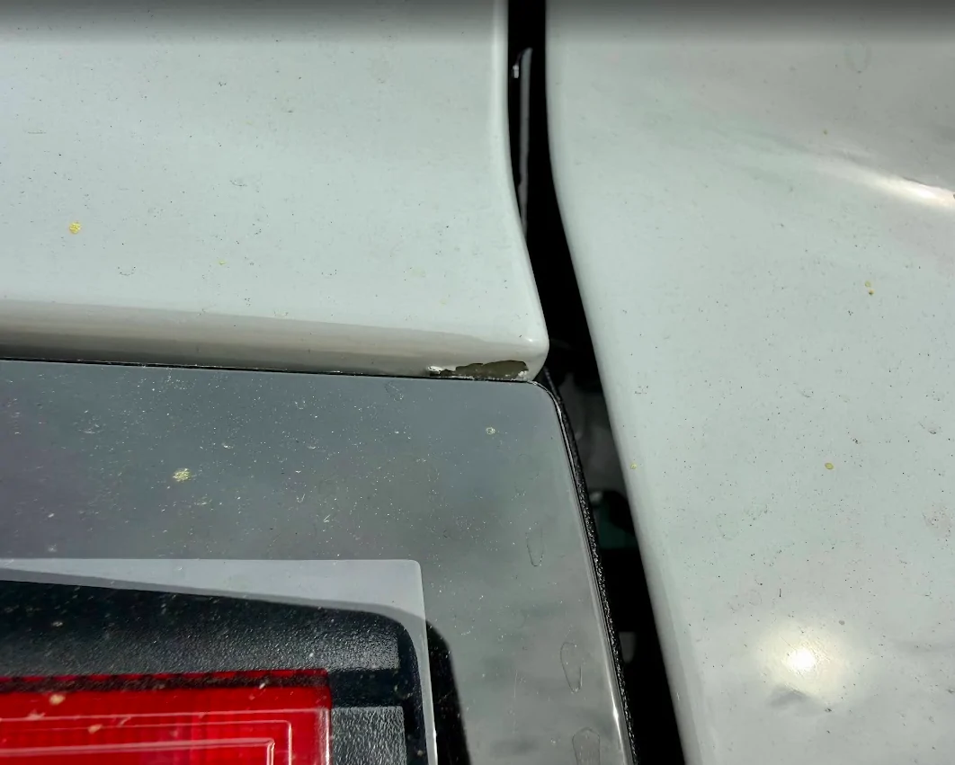 Ford Ranger Paint chipping above the tail light rraptor_taillight_chi