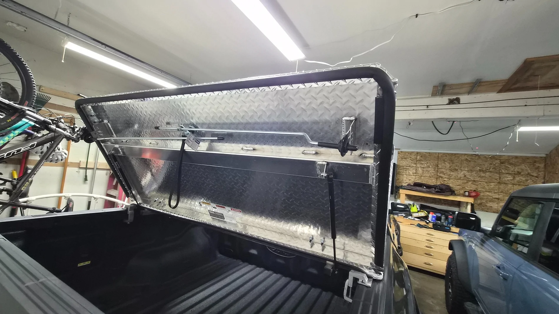 Ford Ranger Amazing Condition - DiamondBack SE Hard Bed Cover - Fits 2024-2025 Ford Ranger (NH/ME) 20260402_075959