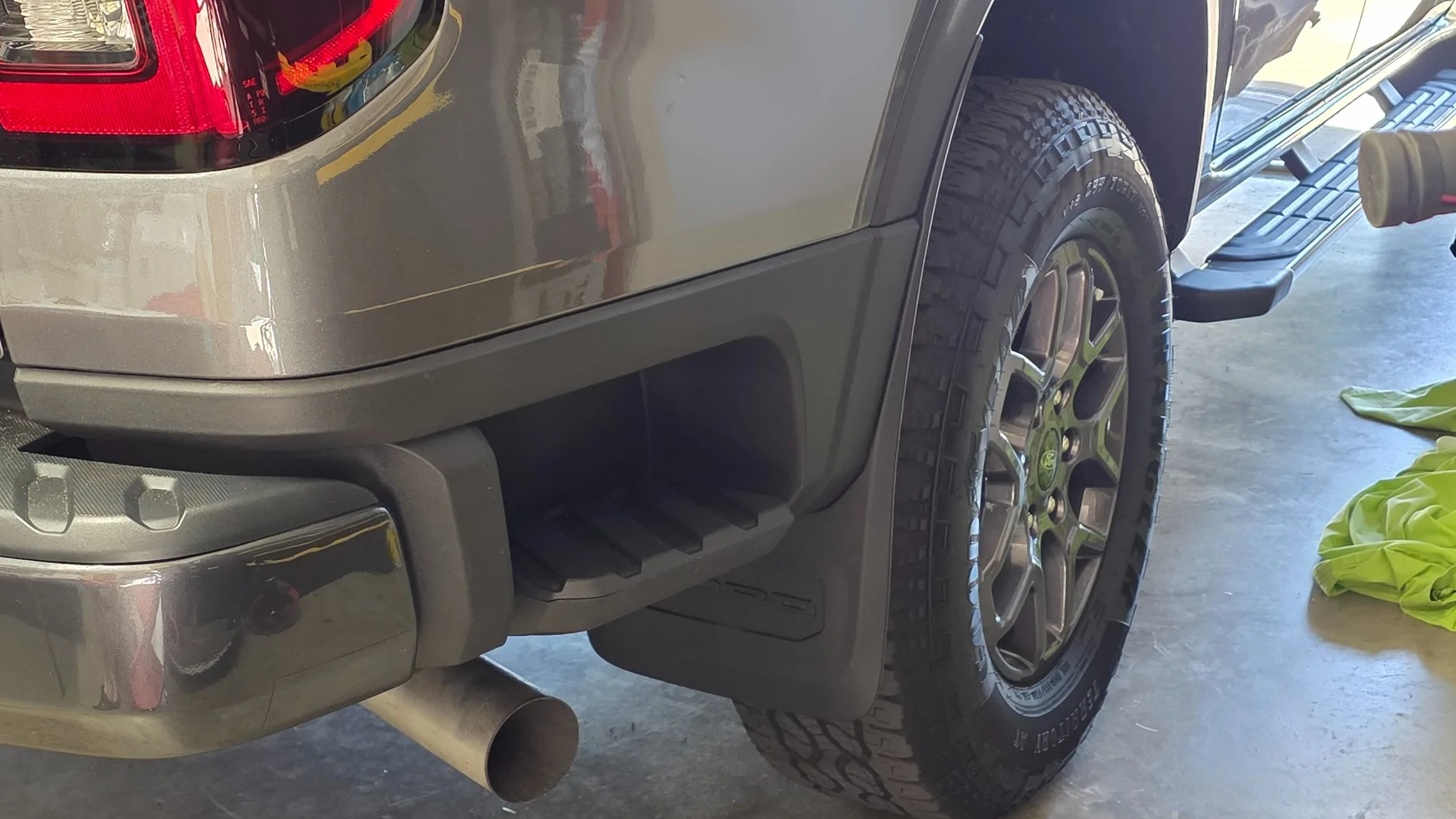 Ford Ranger Installing bed side steps on Ranger XL / XLT - DIY instructions 20260404_114019