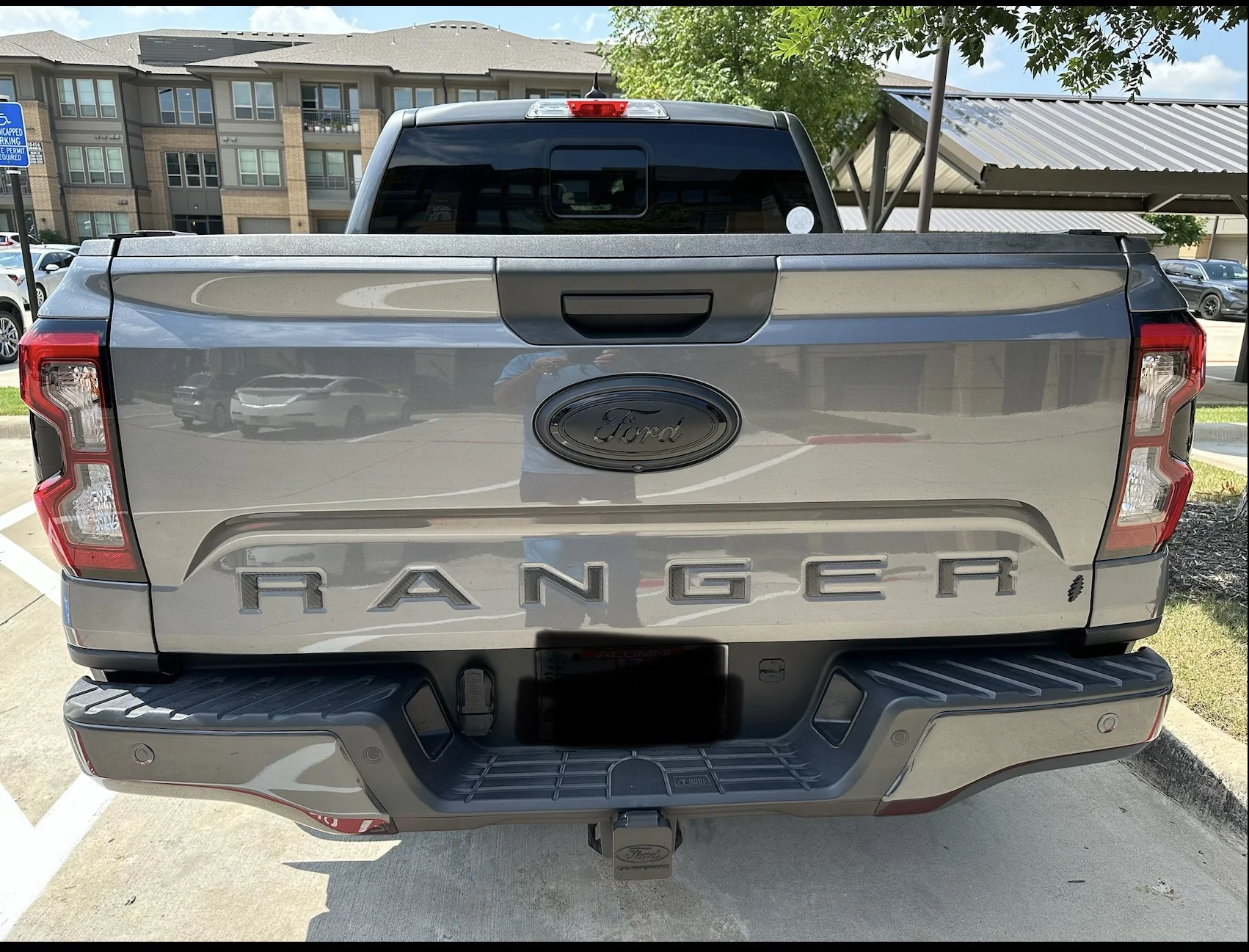 Ford Ranger Anybody black out "XLT"? IMG_0427