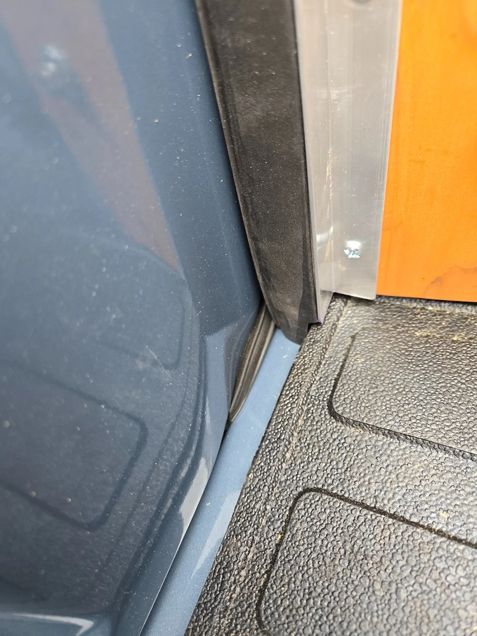 Ford Ranger Waterproofing The Tail Gate – writeup 1000014695