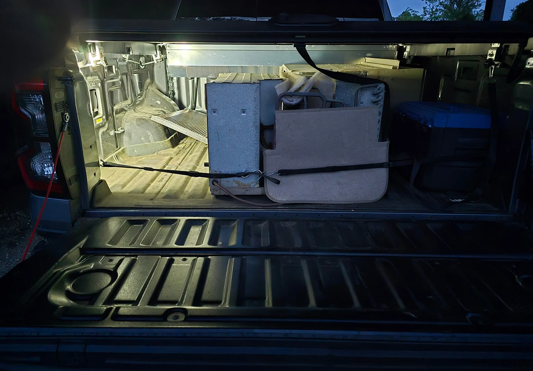 Ford Ranger Cargo/Bed lighting that won't drain your truck battery, No wiring needed. LightOn