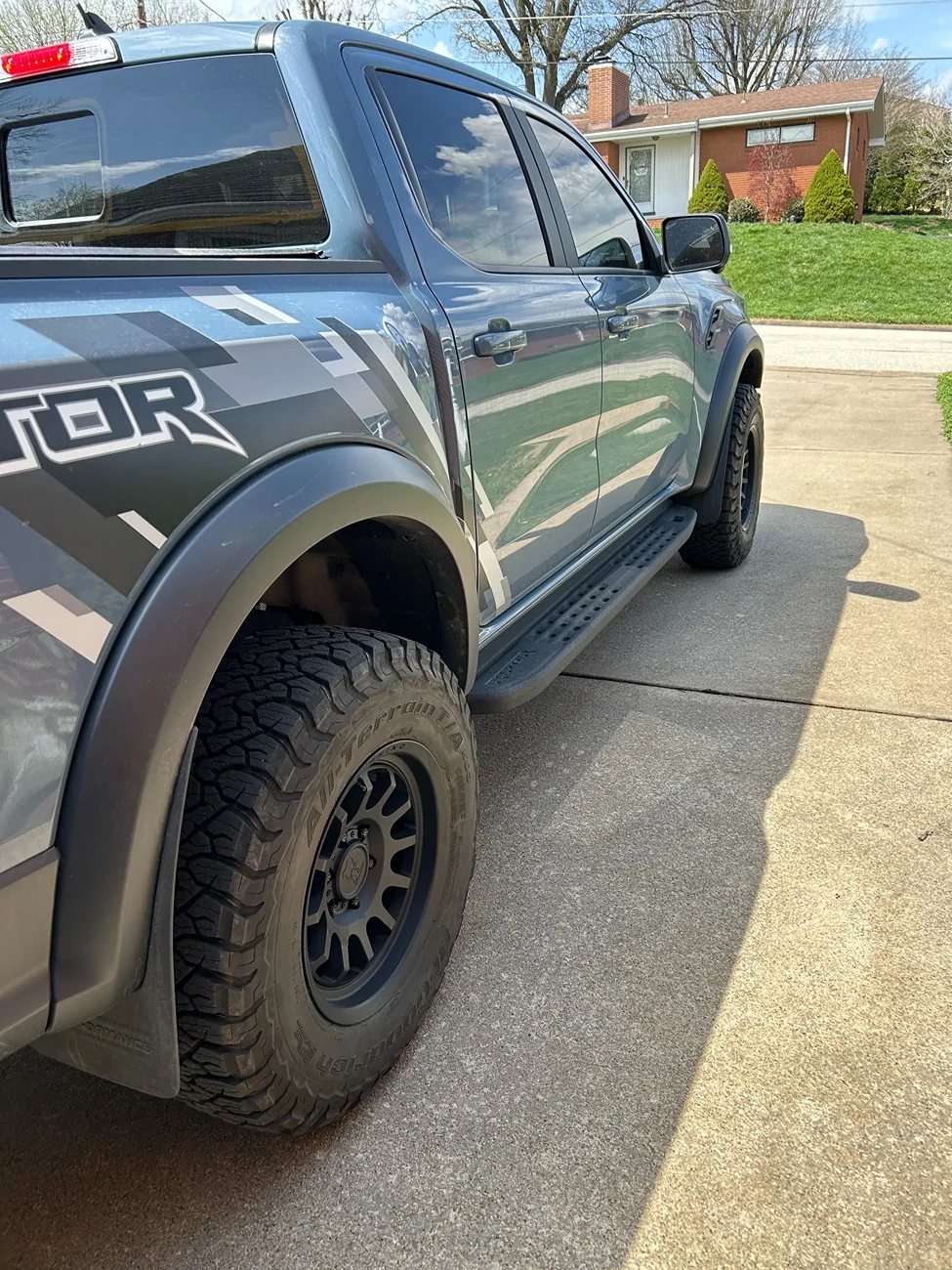 Ford Ranger Black Rhino Rapid Wheels (+25 offset) & 285/70/17 KO3 for my RR IMG_1487