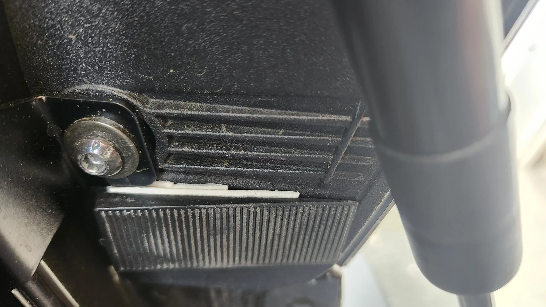 Ford Ranger Tailgate troubles -- cable being exposed upon closing 1776272095174-k2