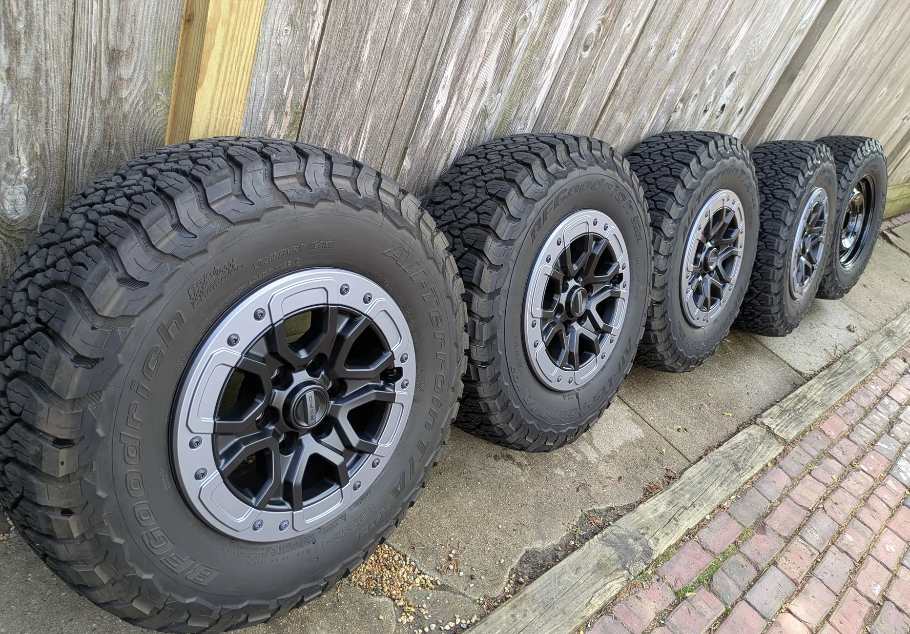 Ford Ranger **PRICE DROP** Ranger Raptor 17” x 8.5” Beadlock Capable Wheelset w/ KO3 Tires – includes OEM TPMS Sensors and Spare Wheel and Tire - Chicago 2