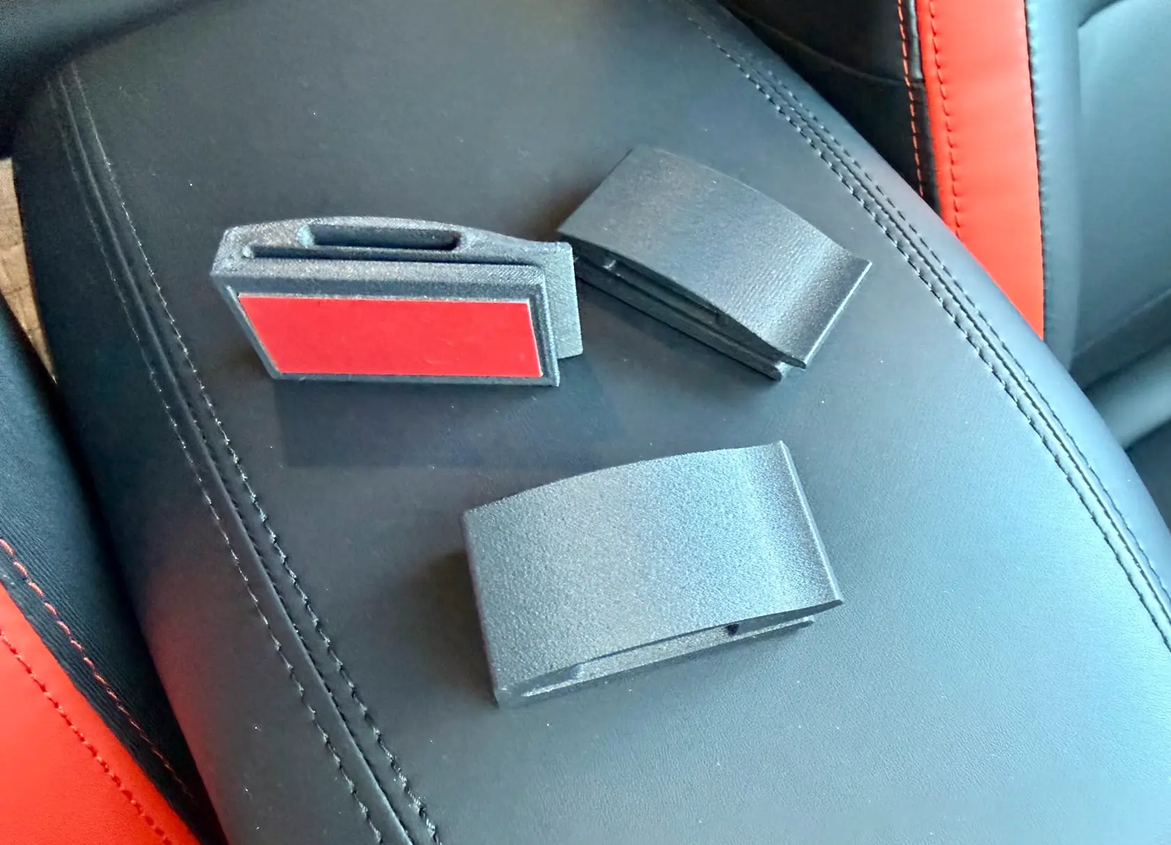 Ford Ranger Seatbelt Holders - 3D print rraptor_seatbelt_holder_2
