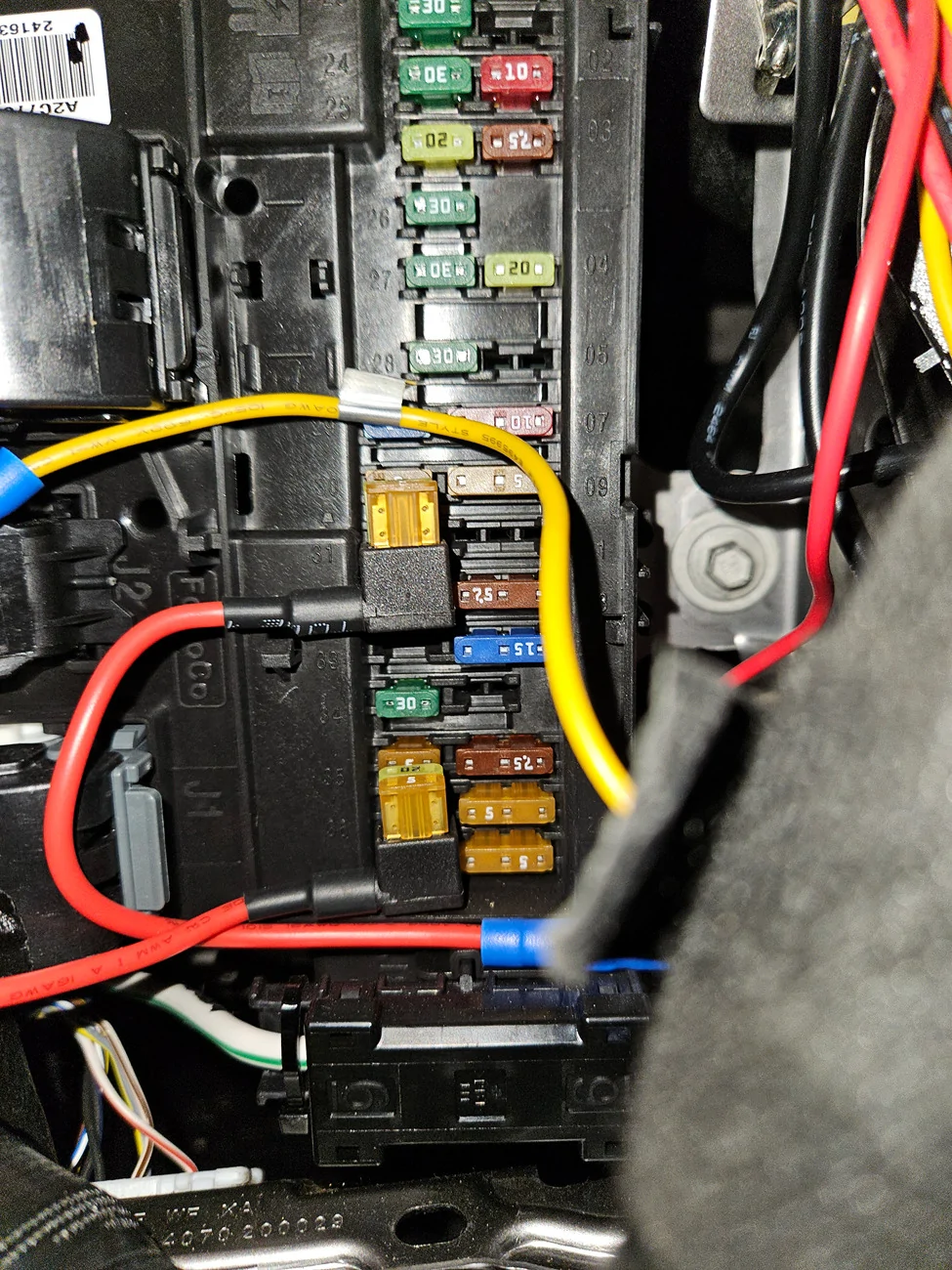 Ford Ranger HOW TO: Install dash cam using driver's side cabin fusebox, 2024 Ranger Raptor 20260421_110110