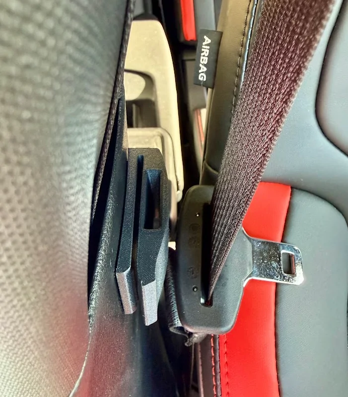 Ford Ranger Seatbelt Holders - 3D print rraptor_seatbelt_curved