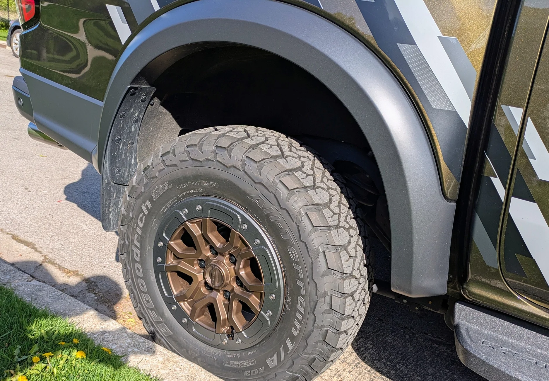 Ford Ranger **PRICE DROP** Ranger Raptor 17” x 8.5” Beadlock Capable Wheelset w/ KO3 Tires – includes OEM TPMS Sensors and Spare Wheel and Tire - Chicago 5