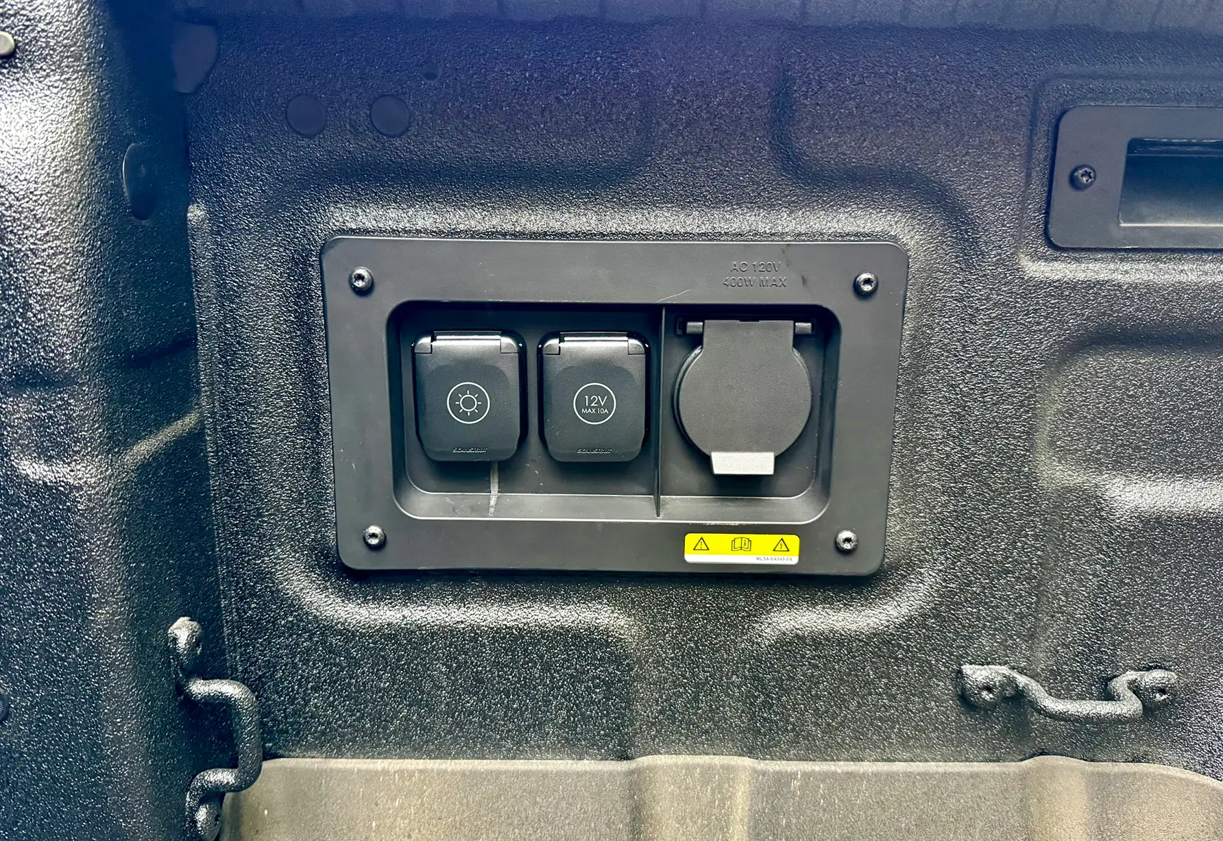 Ford Ranger What did you do to your Ranger Raptor Today? rraptor_bed_power_panel