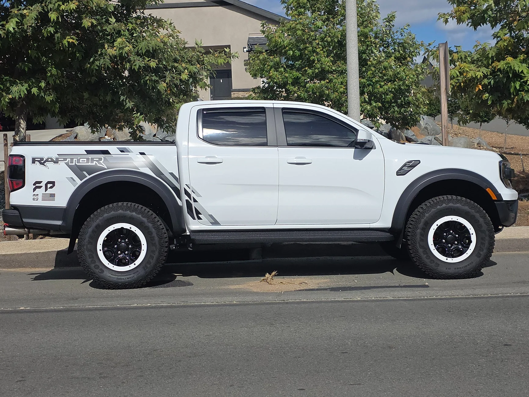 Ford Ranger GOAT 2"/1" Spacers Lift and Bronco Sasquatch Wheels Installed w/ Late Model 2025 TPMS Sensors 18759
