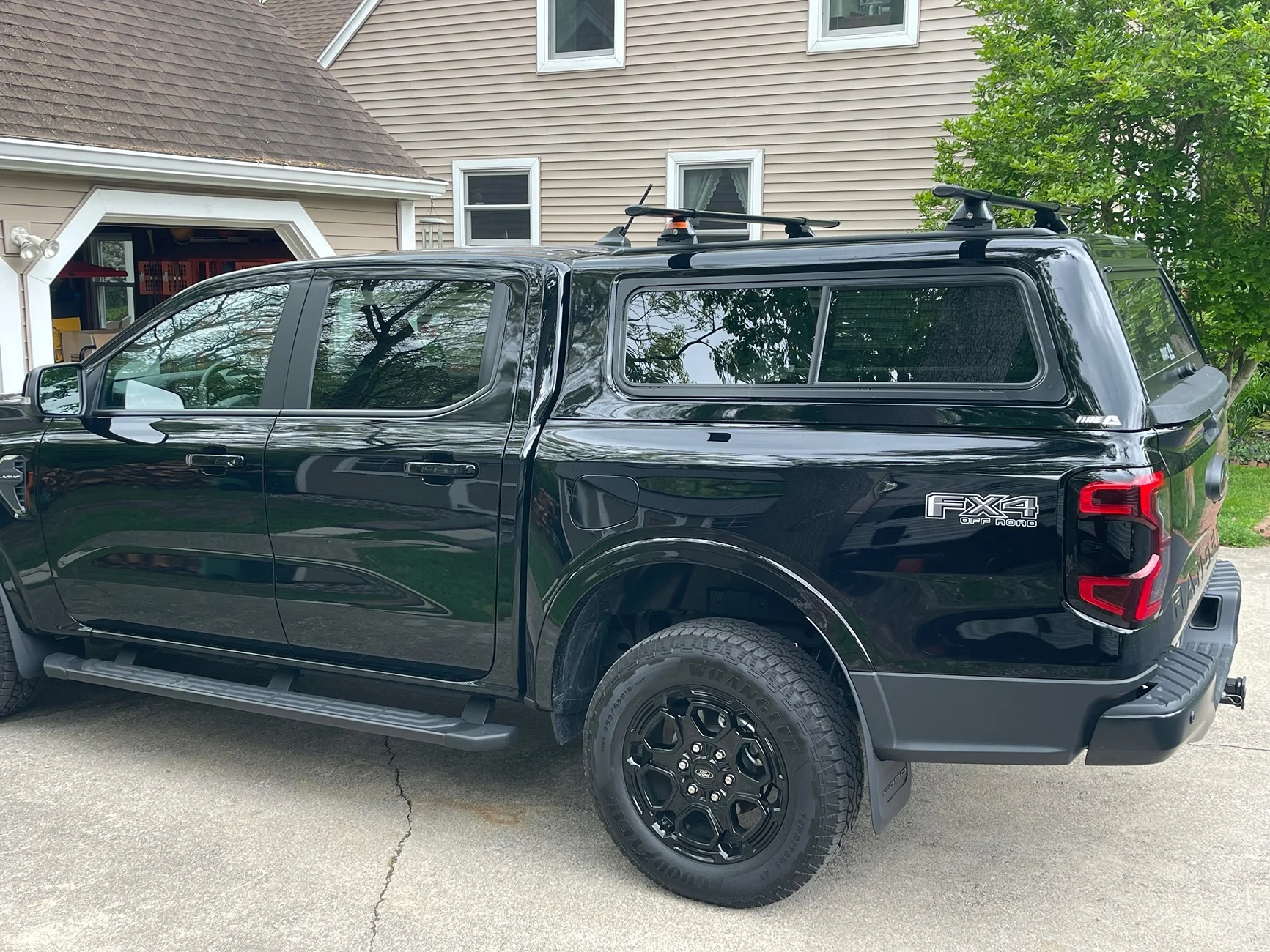 Ford Ranger New ARE CX topper added… IMG_8362