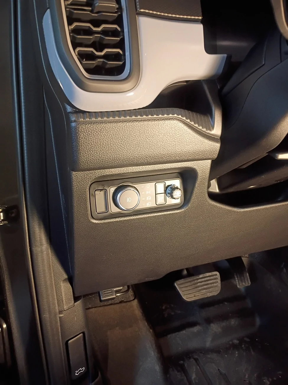 Ford Ranger Adding a Ford Trailer Brake Controller to 2025 Ranger XL with Standard Tow Package IMG_20260411_123048997