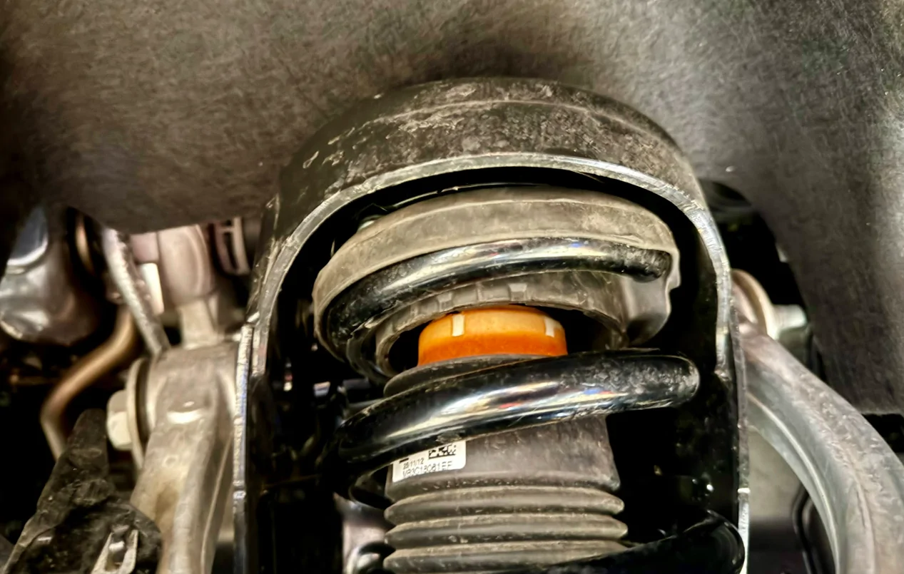 Ford Ranger Ranger Raptor - 1.5" front leveling spacers installed rraptor_leveling_spacer_installed_1