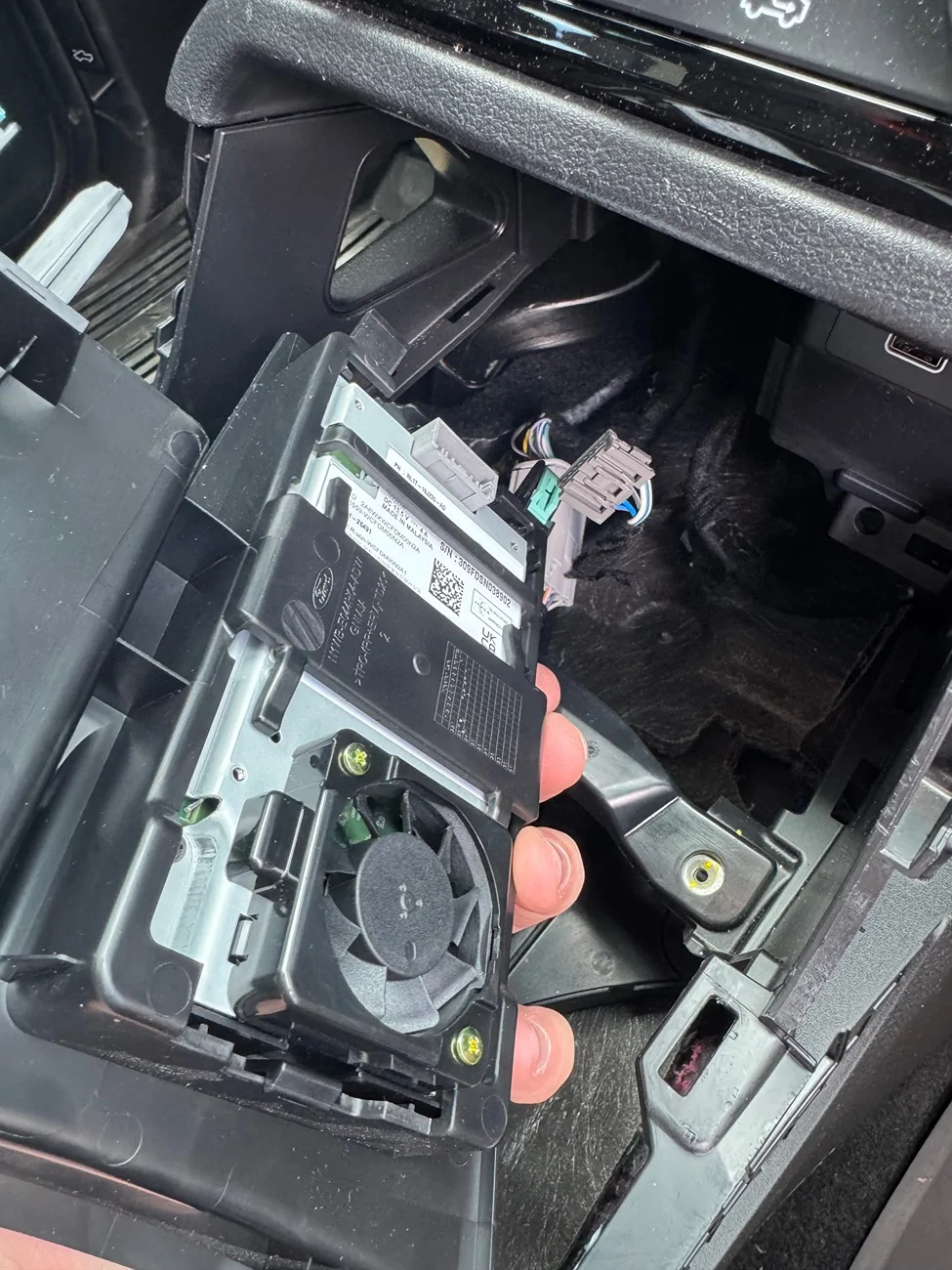 Ford Ranger How to turn off wireless charging??? IMG_5131