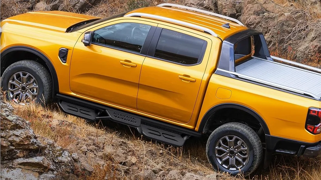 Ford Ranger Driver door entrance running board 2