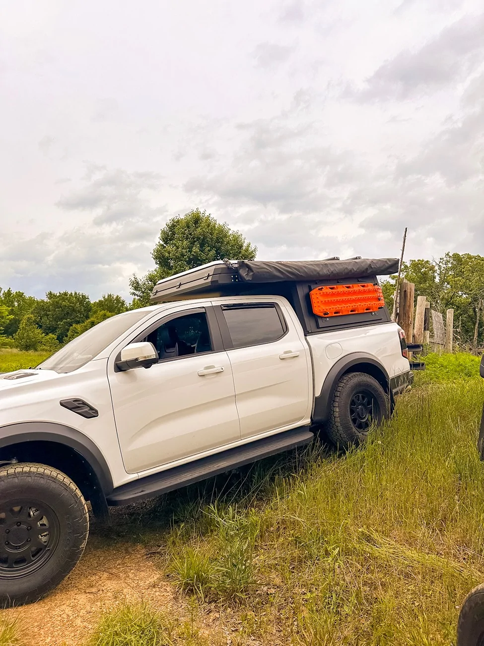 Ford Ranger Anyone running white wheels? IMG_3960