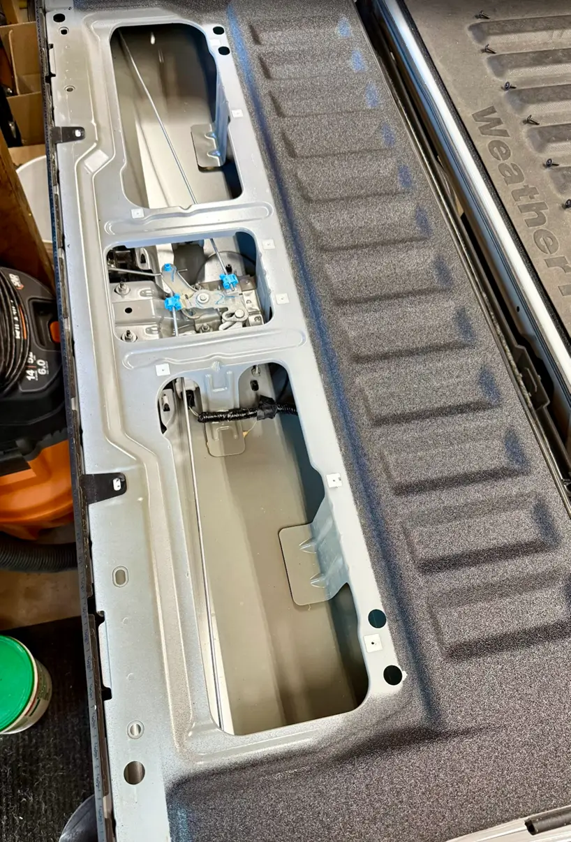 Ford Ranger Sound deadener inside tailgate? rraptor_tailgate_panel_preSD