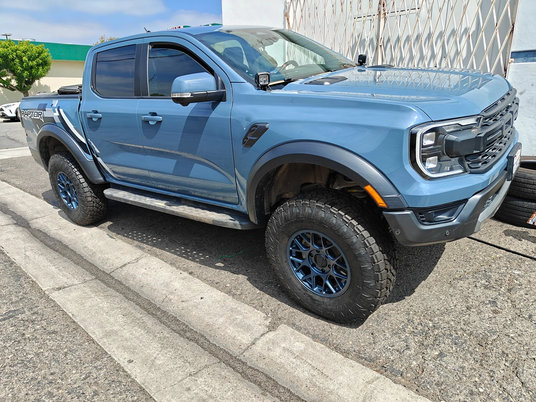 Ford Ranger KMC Hatchet+25 with Toyo 35x11.5r17 1000004427