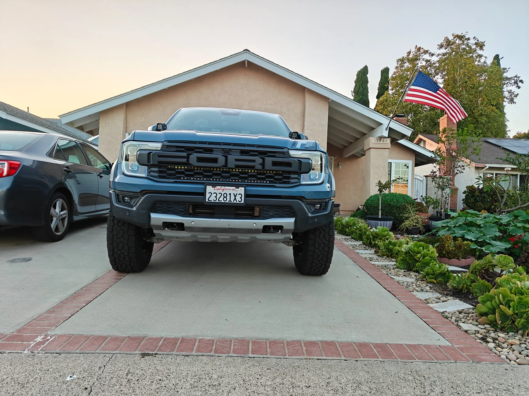 Ford Ranger KMC Hatchet+25 with Toyo 35x11.5r17 1000004468