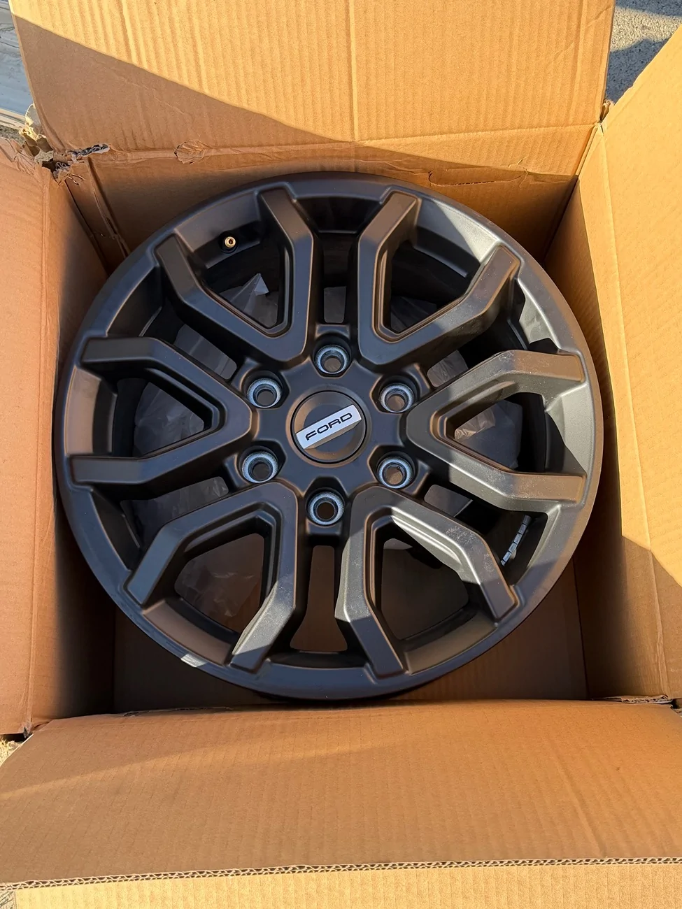 Ford Ranger 2026 Ranger Raptor stock wheels IMG_4869