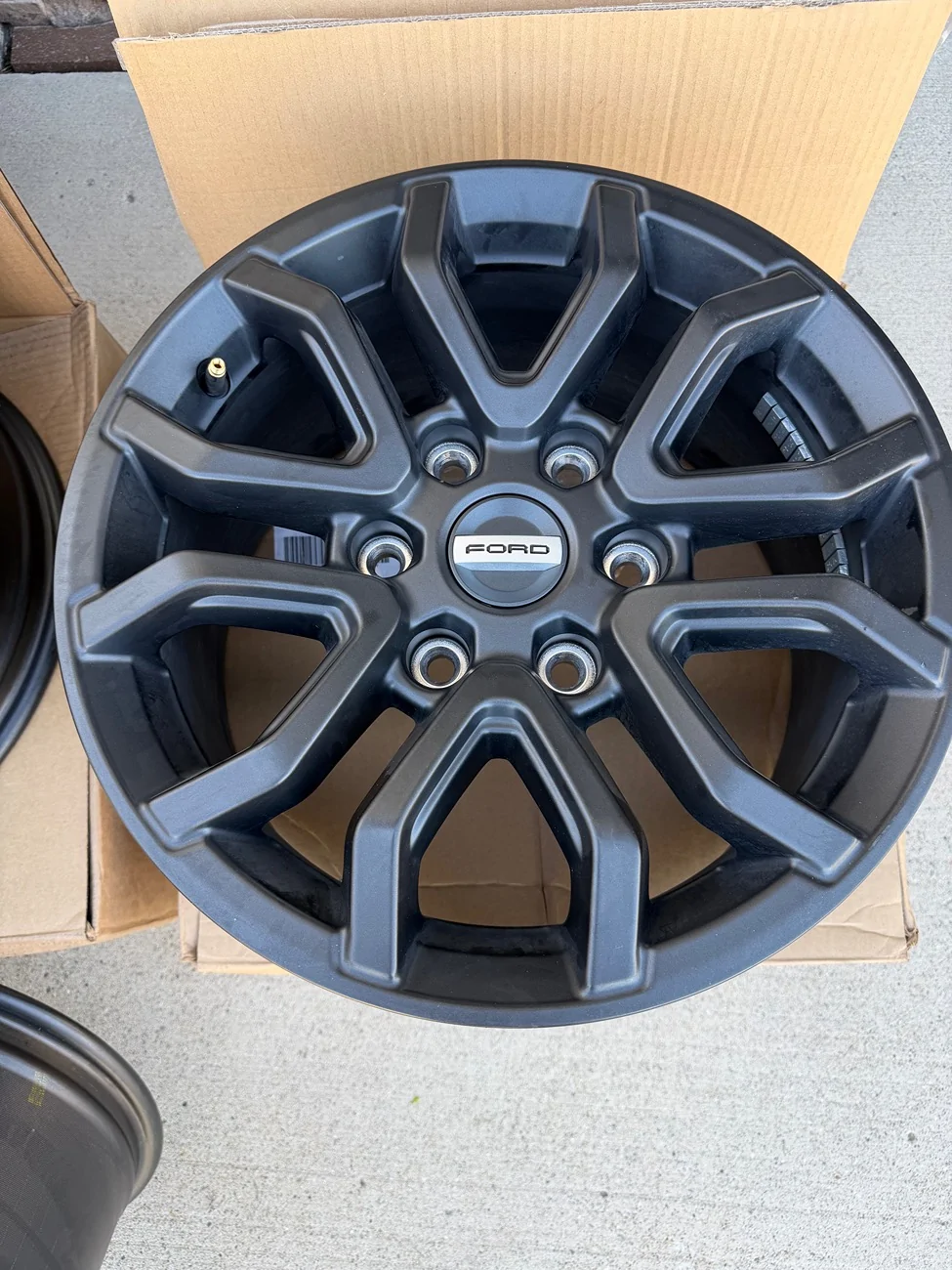 Ford Ranger 2026 Ranger Raptor stock wheels IMG_4873