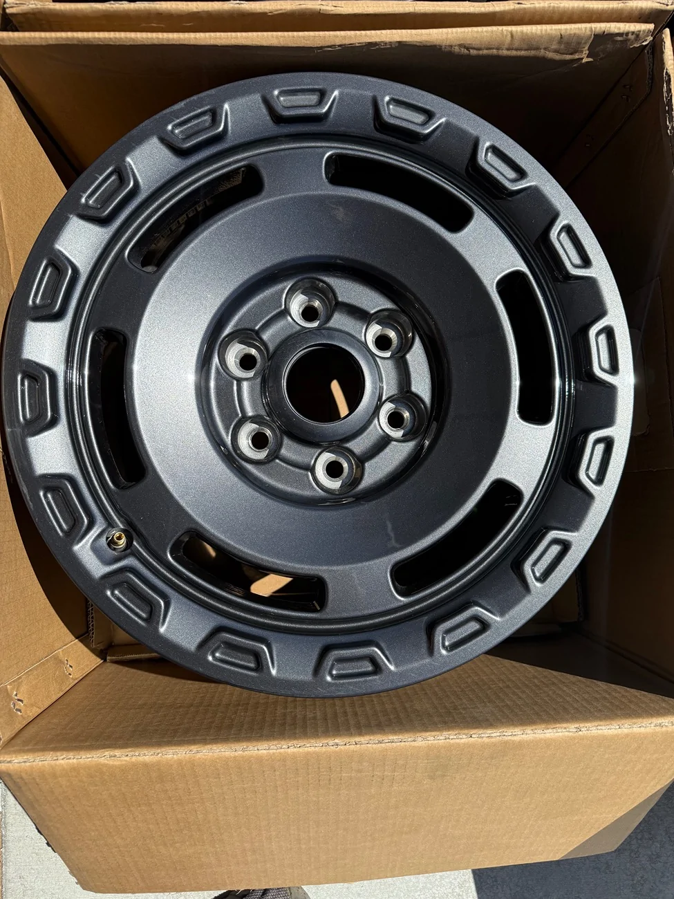 Ford Ranger (5)Like New 2021-2026 Ford Bronco Sasquatch / Everglades Wheels. IMG_5802