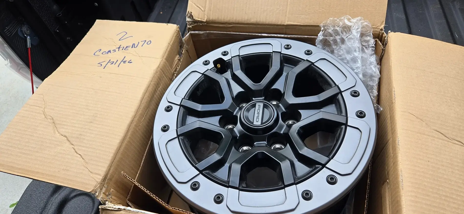 Ford Ranger 2025 4 Factory 17" Bead Lock Wheels $800 1779975611292-qk