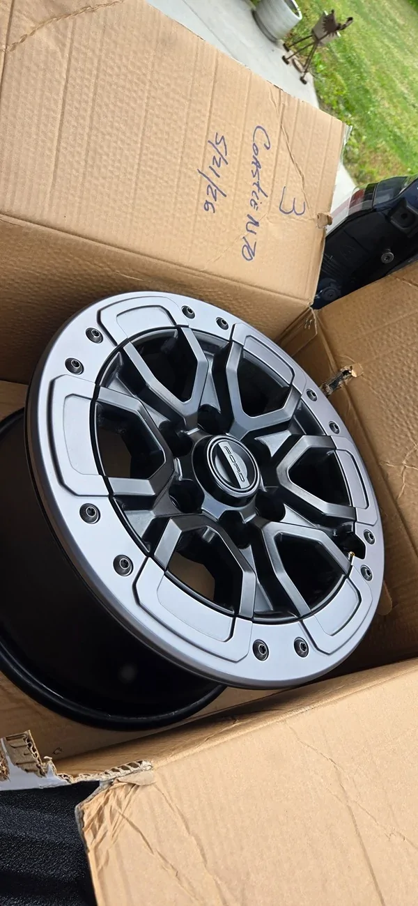 Ford Ranger 2025 4 Factory 17" Bead Lock Wheels $800 1779975639331-