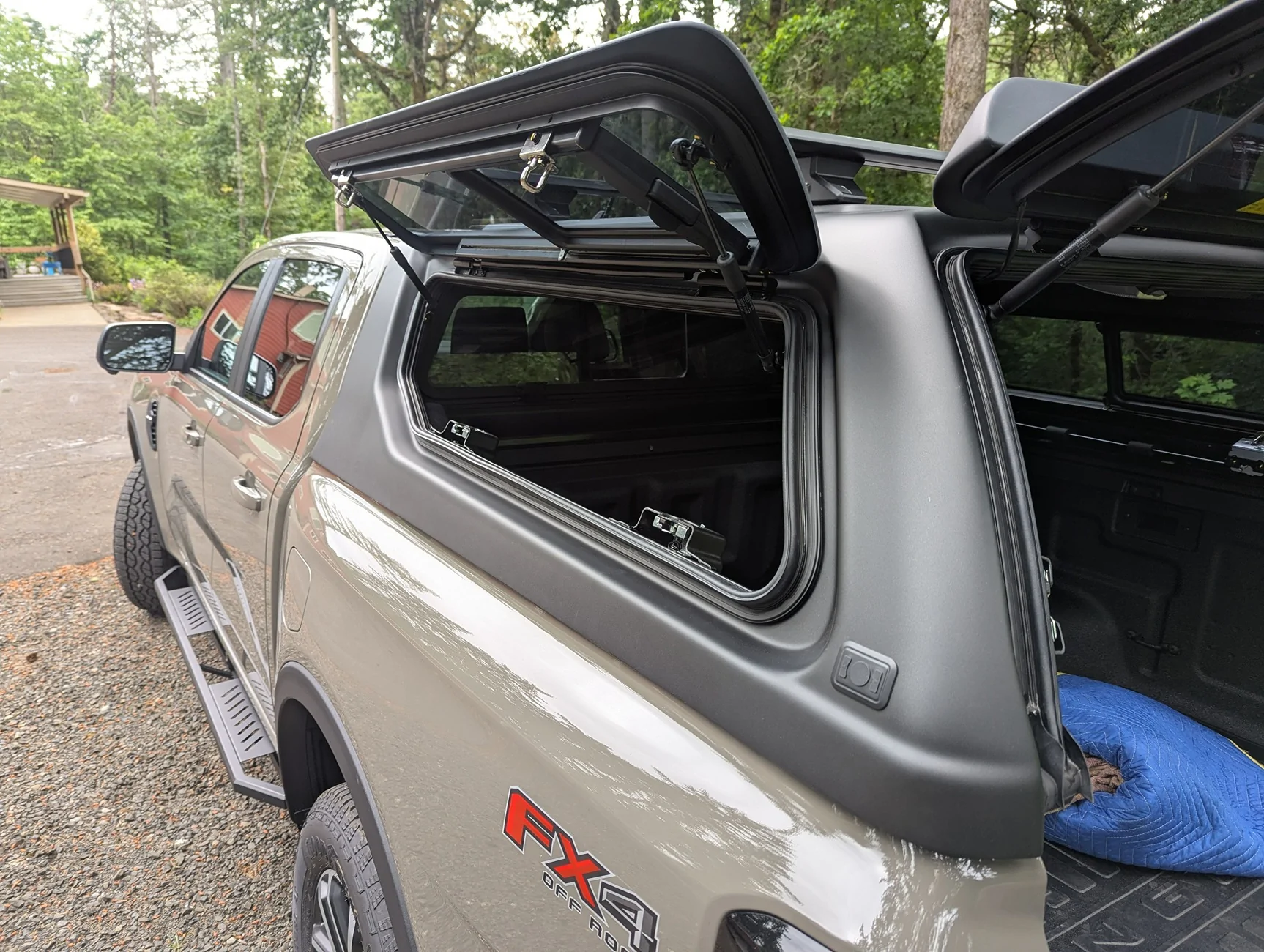 Ford Ranger 2026 Ranger Lariat + Venture Canopy PXL_20260515_222545170