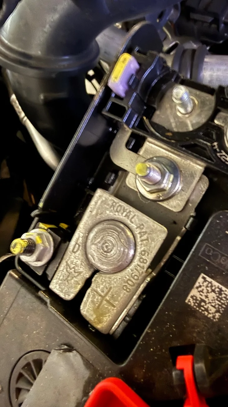 Ford Ranger 2024 Ranger Lariat 2.7 battery question IMG_2534
