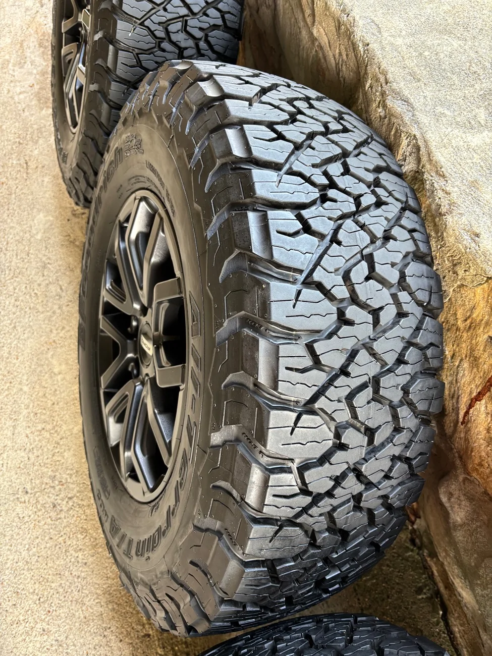 Ford Ranger 2026 Ranger Raptor wheels/tires IMG_3929