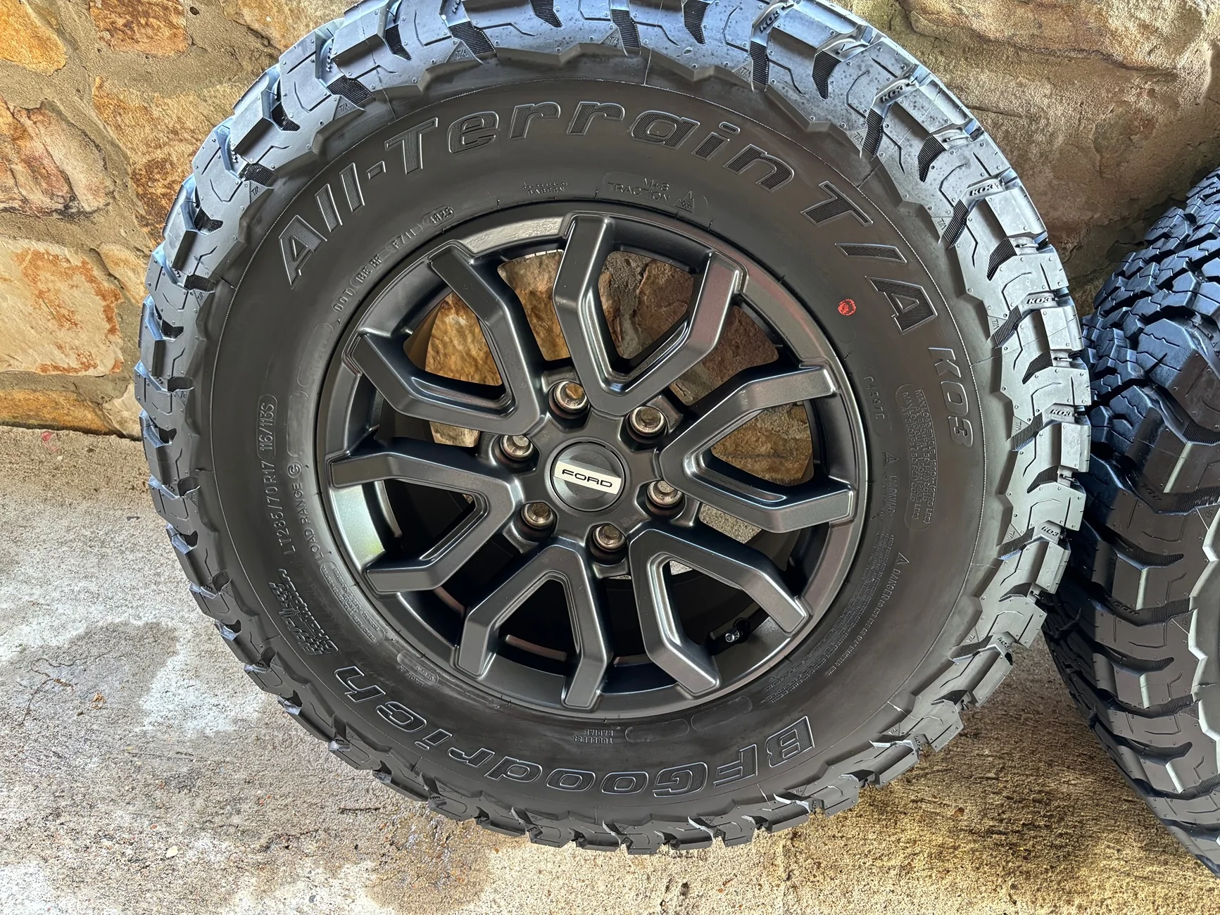Ford Ranger 2026 Ranger Raptor wheels/tires IMG_3925