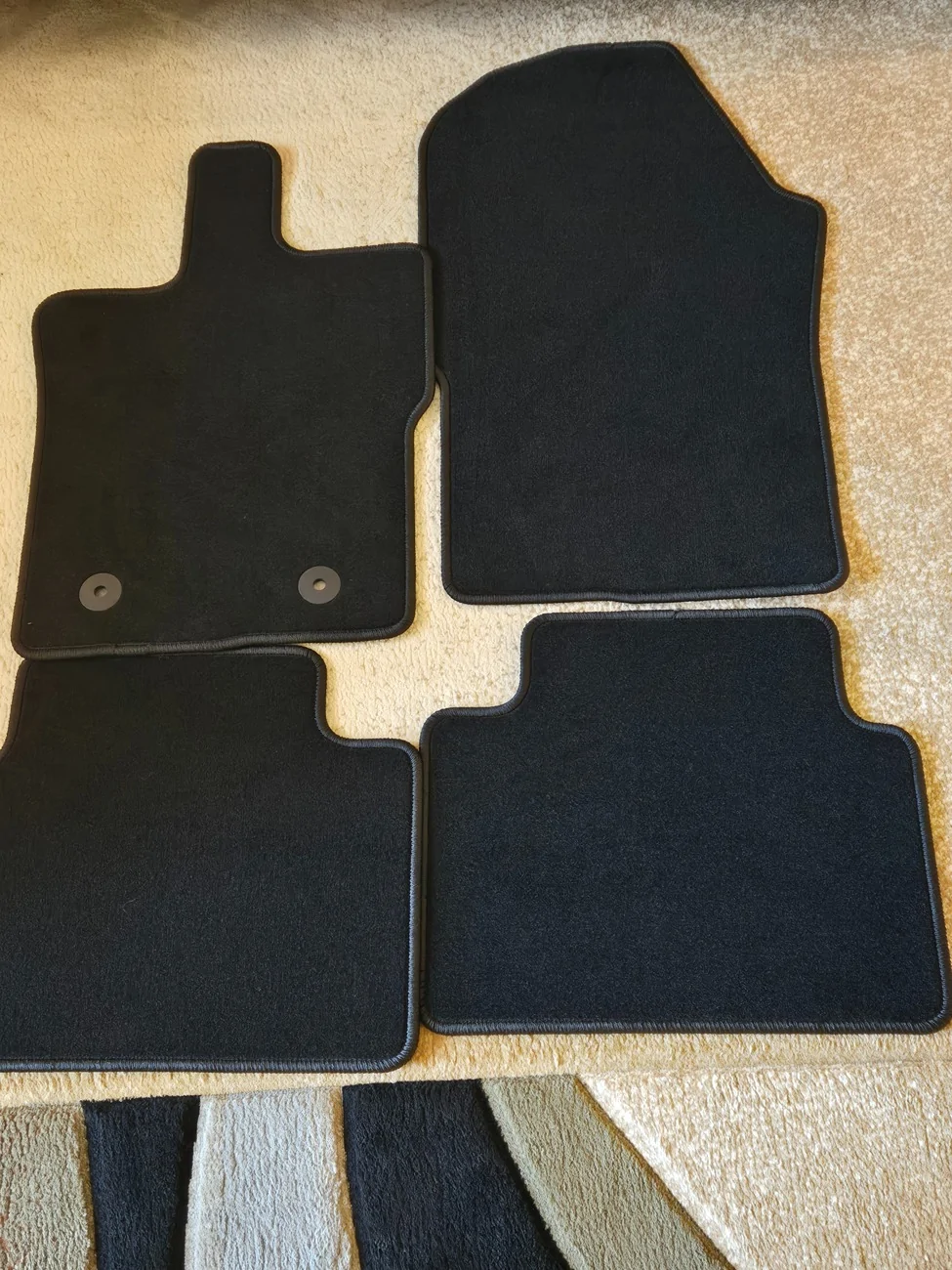 Ford Ranger New OEM 2025 Lariat Carpet Floor Mats - FREE 20260613_120009