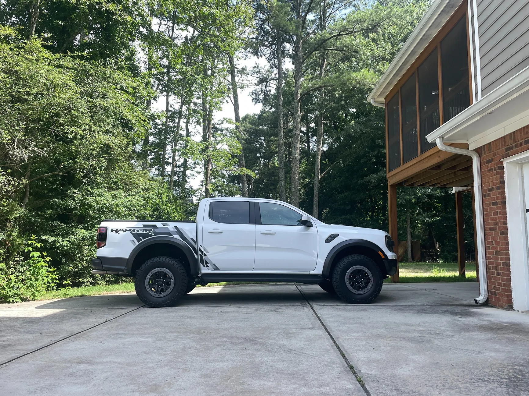 Ford Ranger Leveled the 2026 Raptor & didn't need to re-aim headlights... NICE. IMG_6676