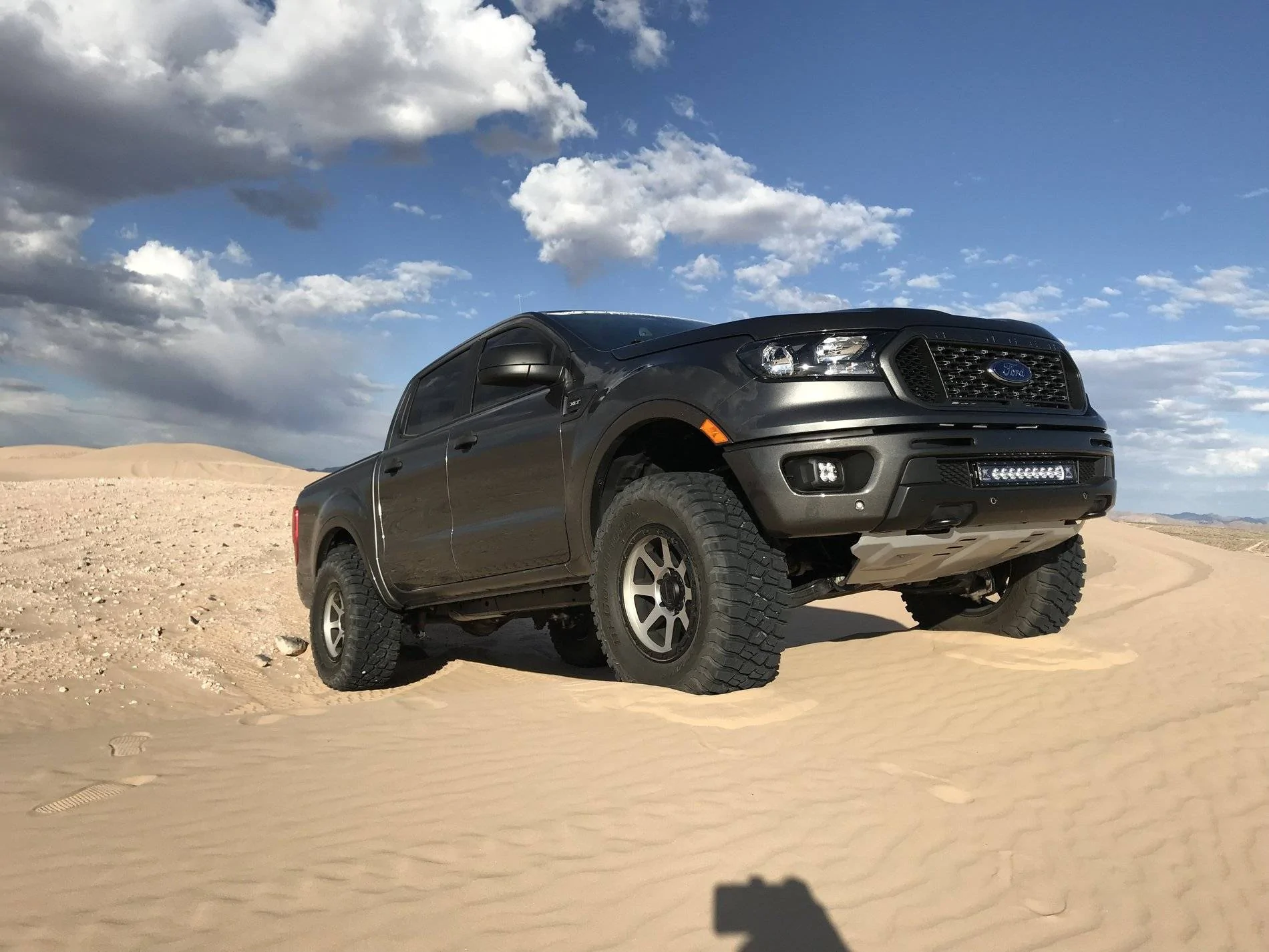 Ford Ranger Ranger on sand 04C98CDA-B066-497C-B80A-9029E2C0A582