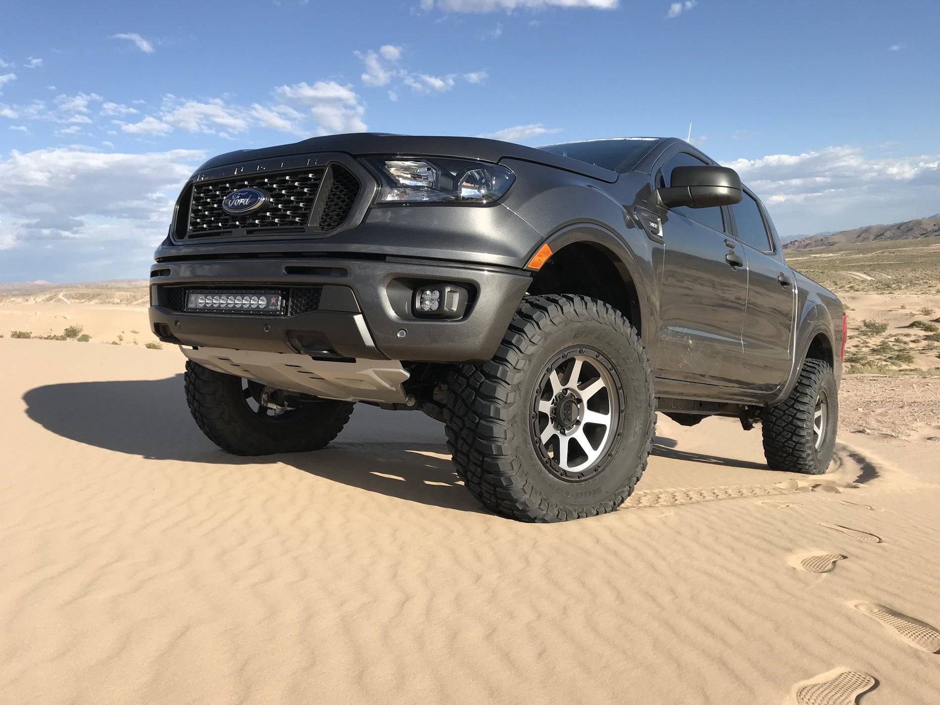 Ford Ranger Ranger on sand 2B34A61D-0A75-45D9-8D77-60E74570A03E