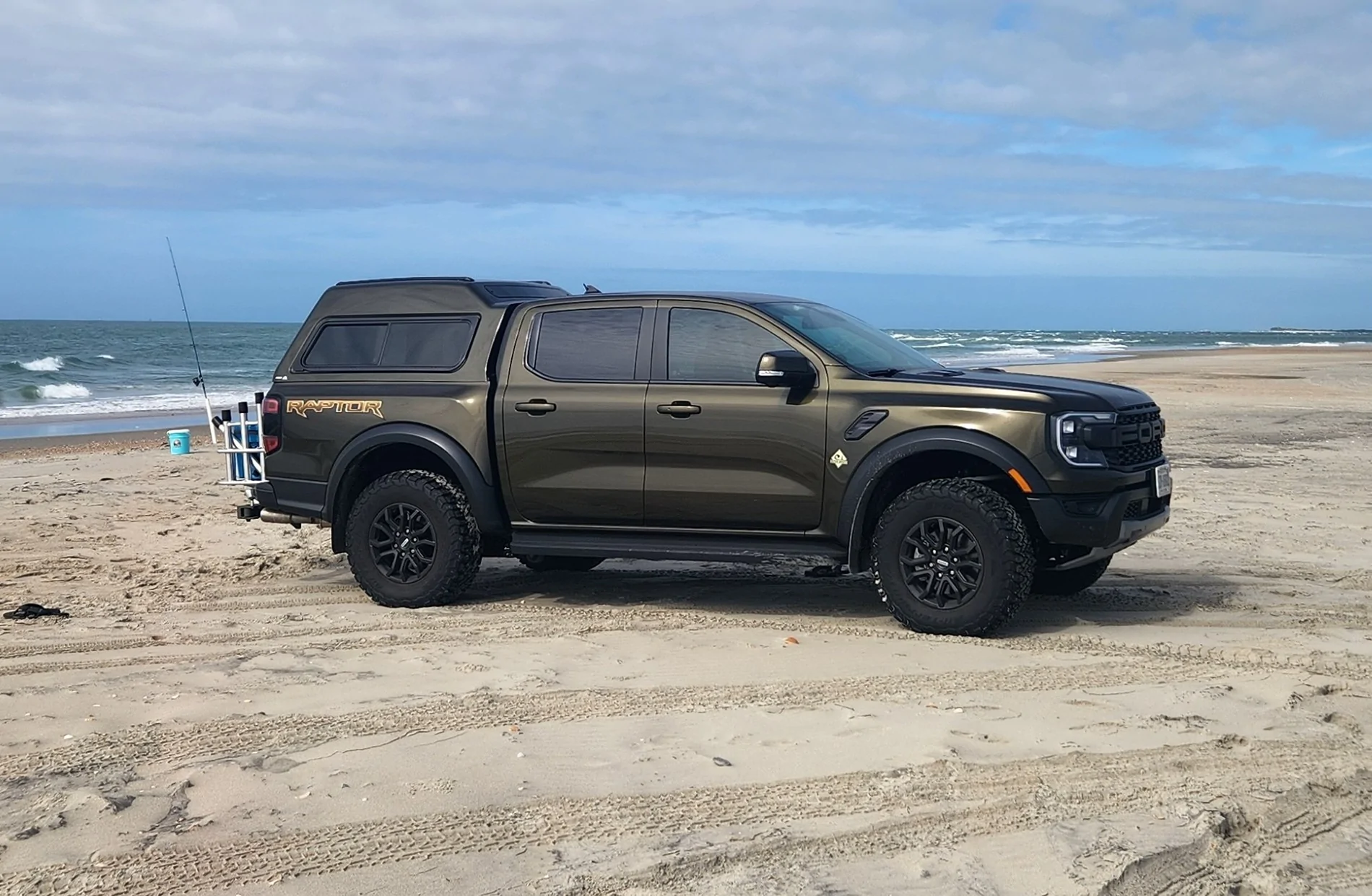 Ford Ranger Bed Cap photos 1782696572167-i1
