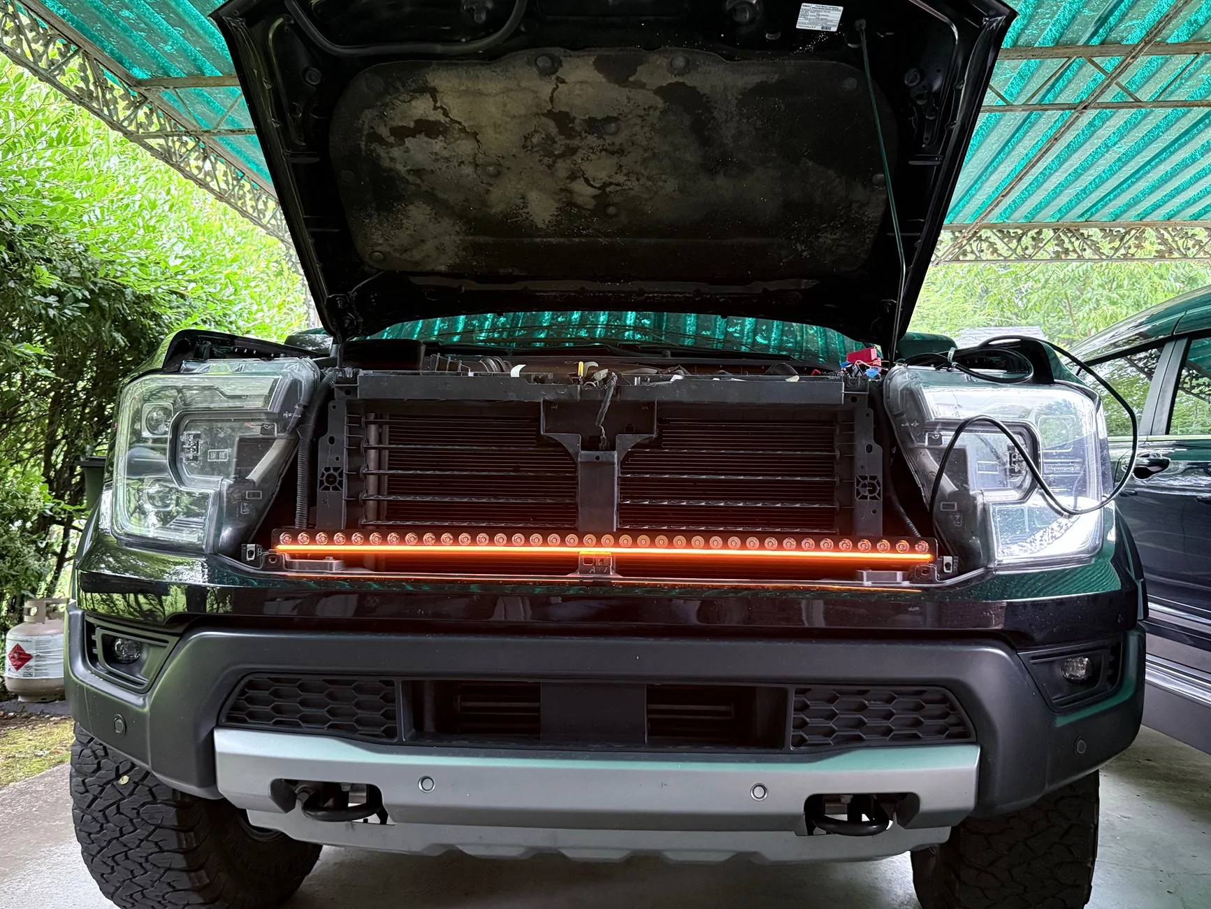 Ford Ranger Strands Nuuk D-line 40” behind RR grill IMG_6921