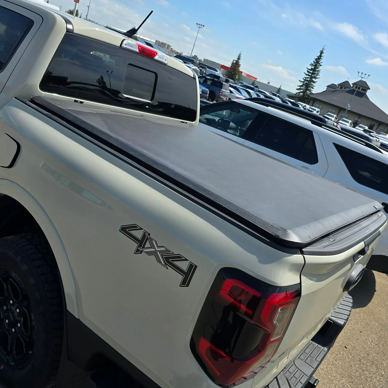 Ford Ranger New Desert Sand 2026 2.7L Lariat owner! JKDN7842