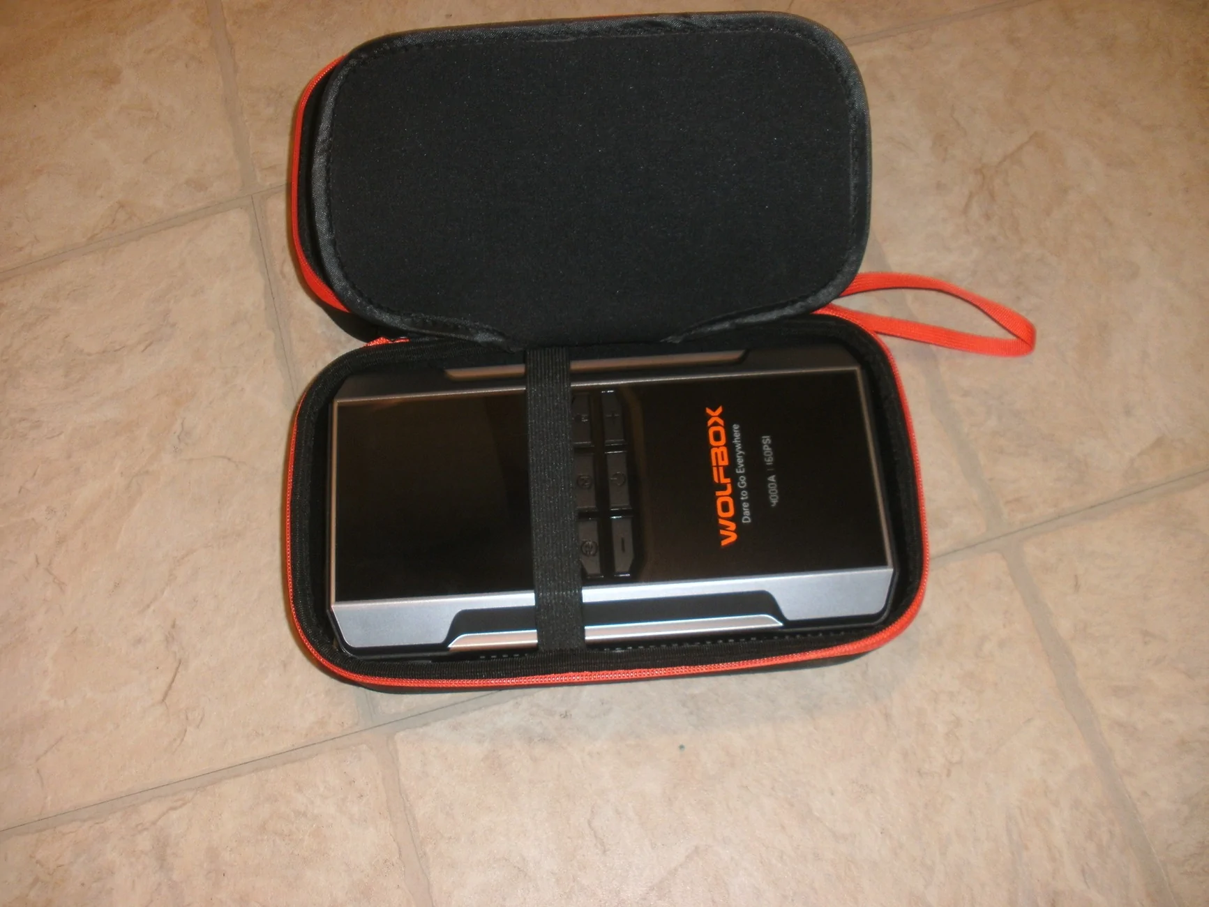 Ford Ranger Wolfbox Magavolt24 Air Prize Case open bottom