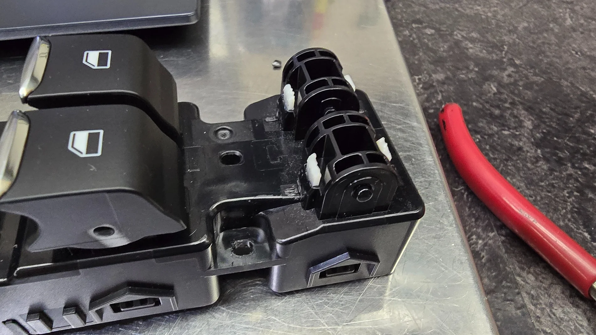 Ford Ranger One touch up/down windows for rear windows 20260806_205731