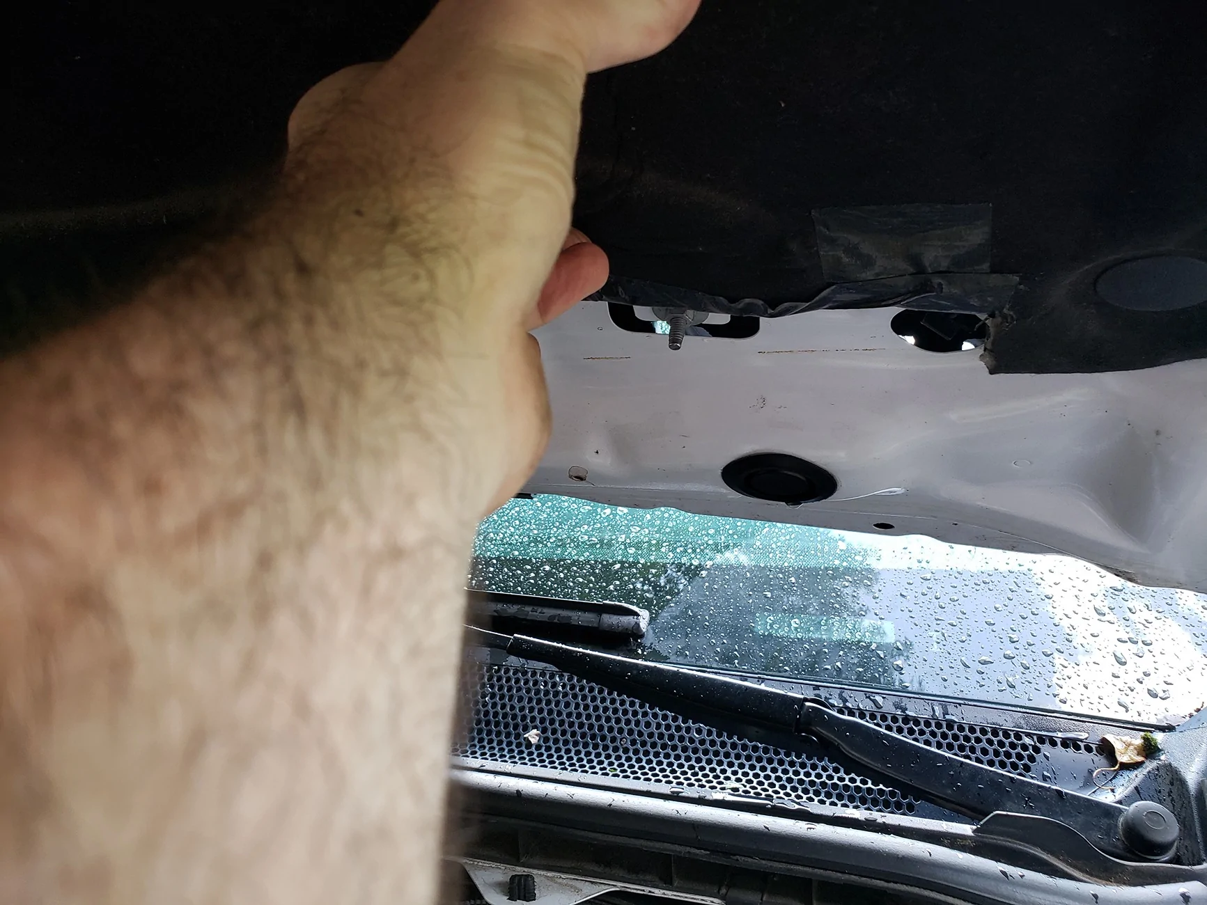 Ford Ranger Opening up hood vents to vent heat 20260809_165738