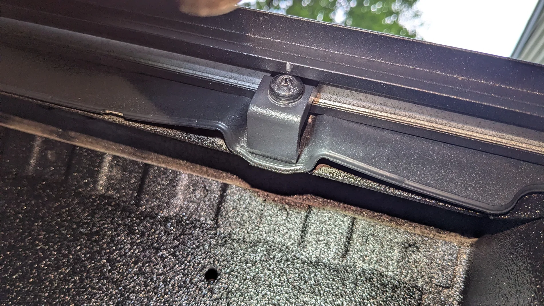 Ford Ranger Realtruck Bakflip MX4 - rail hardware keeps loosening PXL_20260811_225843071