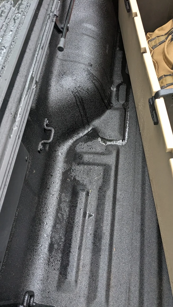 Ford Ranger Bakflip MX4 tonneau - this much leak normal? PXL_20260816_183148678