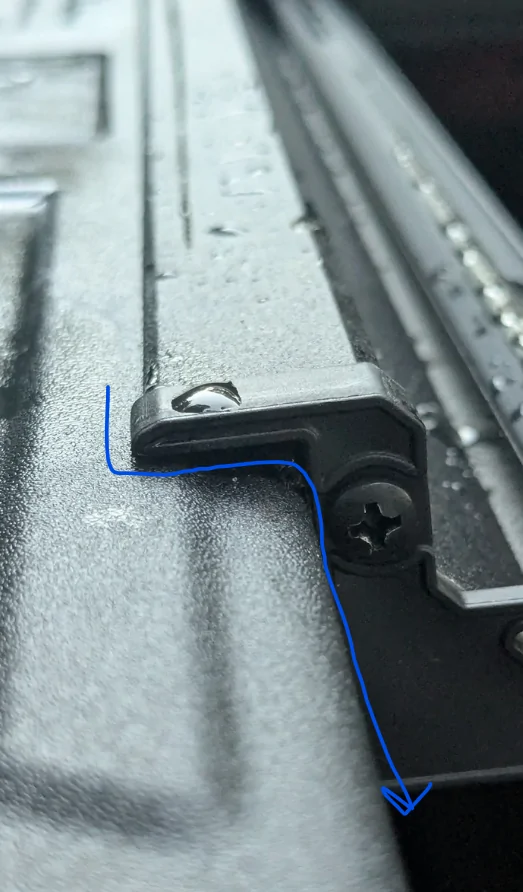 Ford Ranger Bakflip MX4 tonneau - this much leak normal? 1787098231113-2a